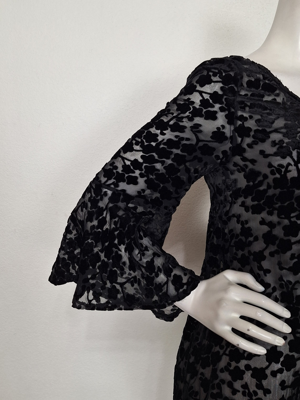 Gypsy Junkies Black Floral Bell Sleeve Whimsigoth Witchy Open Back Blouse Sz S/M - Picture 5 of 13
